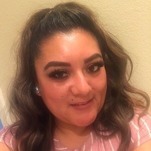 Meet your Posher, Carina